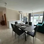 Zmeko Centrum Apartament *